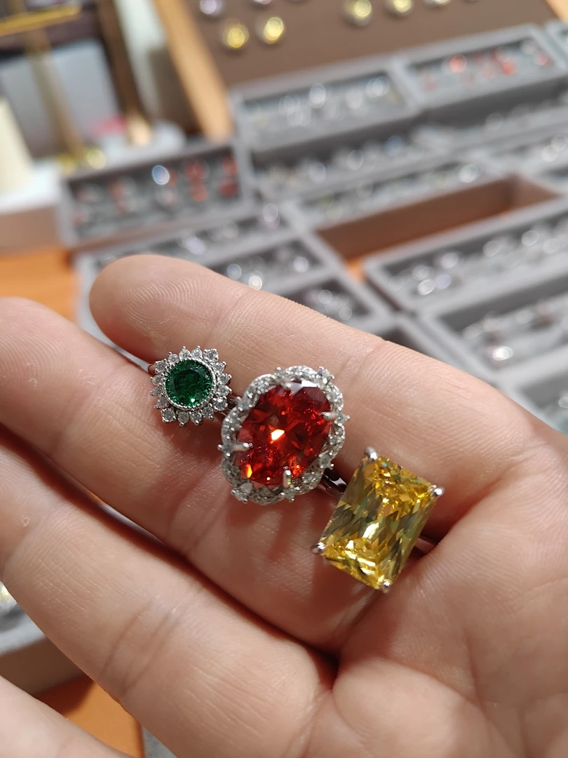 925银莫桑石戒指 s925纯银戒托镶嵌宝石戒指