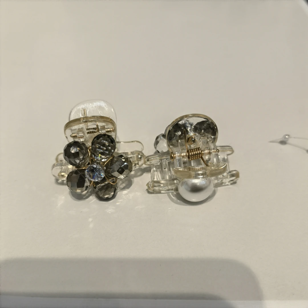 F207灰色水水花朵AB面刘海小抓夹一对