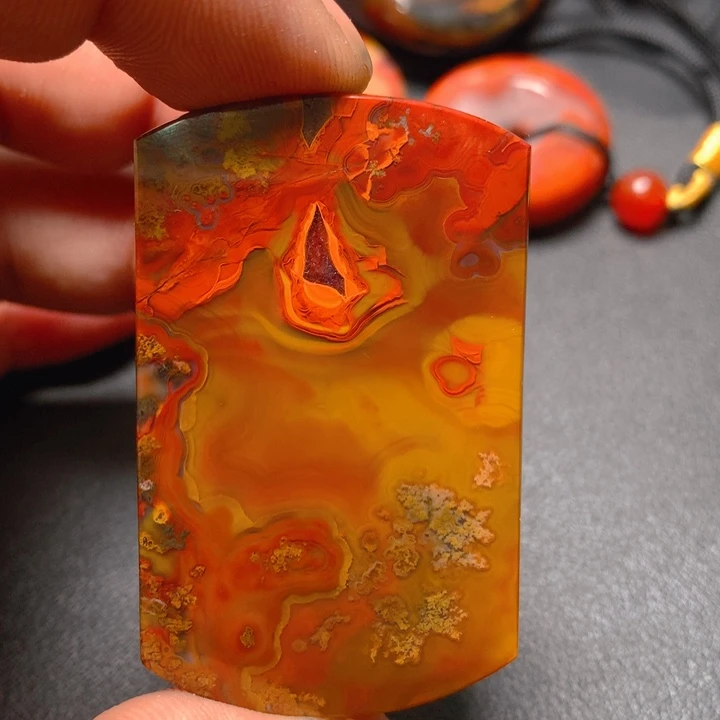 玛瑙/玉髓颈饰未镶嵌喜**