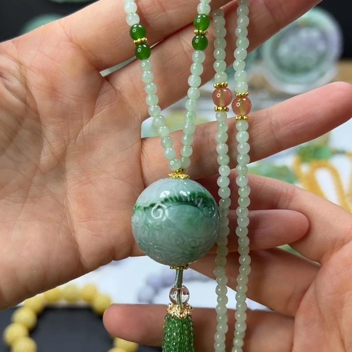 颈饰未镶嵌翡翠吊坠