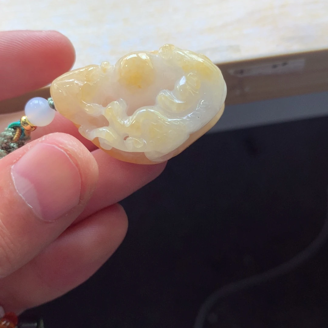 翡翠颈饰未镶嵌吊坠