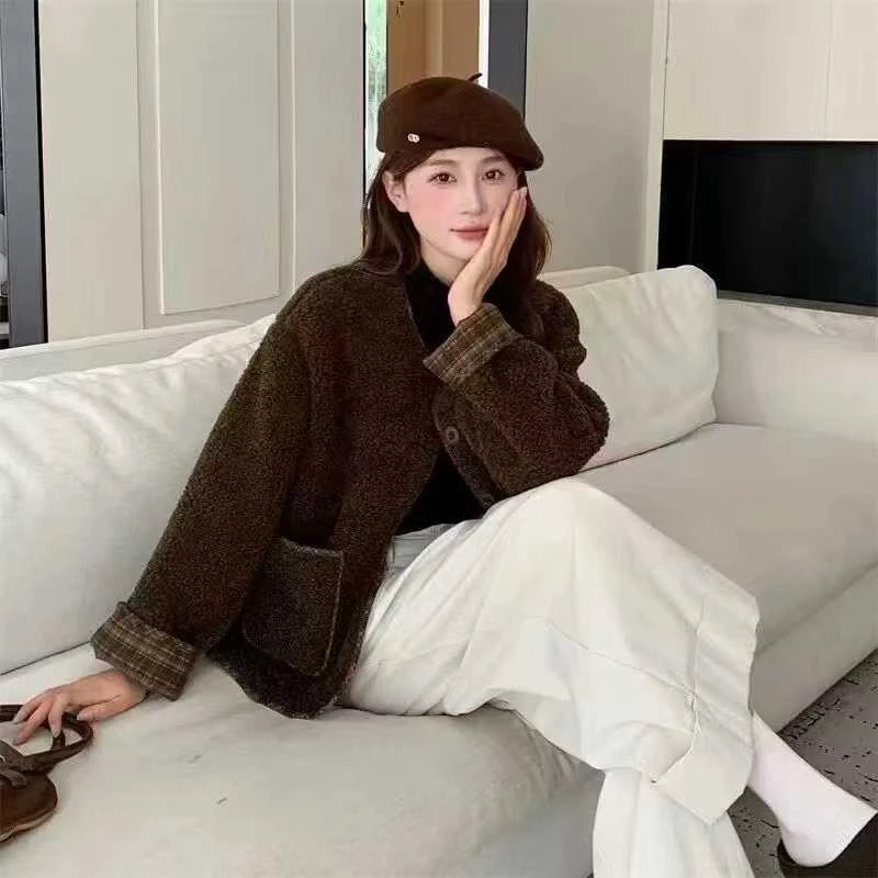 特价高仿羊羔毛皮毛一体拼方格防风保暖韩版潮服时尚