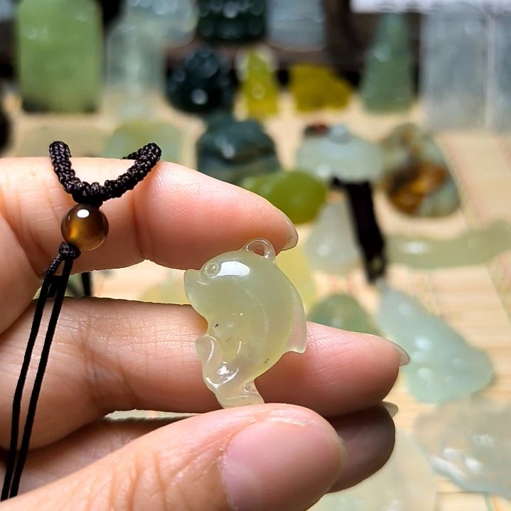 岫玉未镶嵌吊坠(不含链)孤*