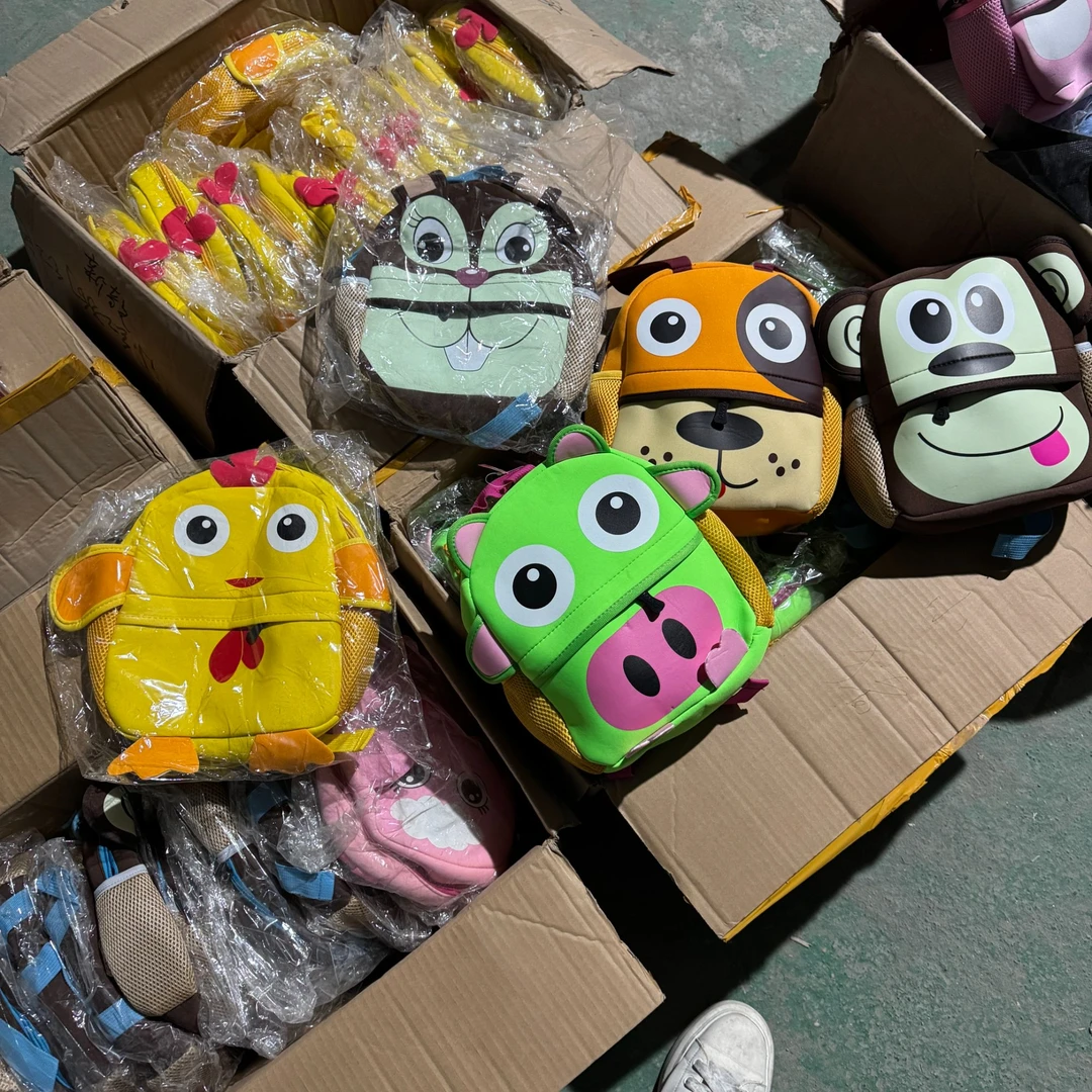 书包 幼儿卡通随机发一款