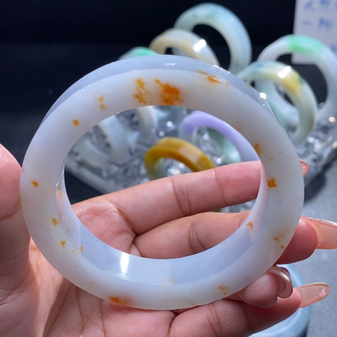 定制翡翠未镶嵌翡翠手镯