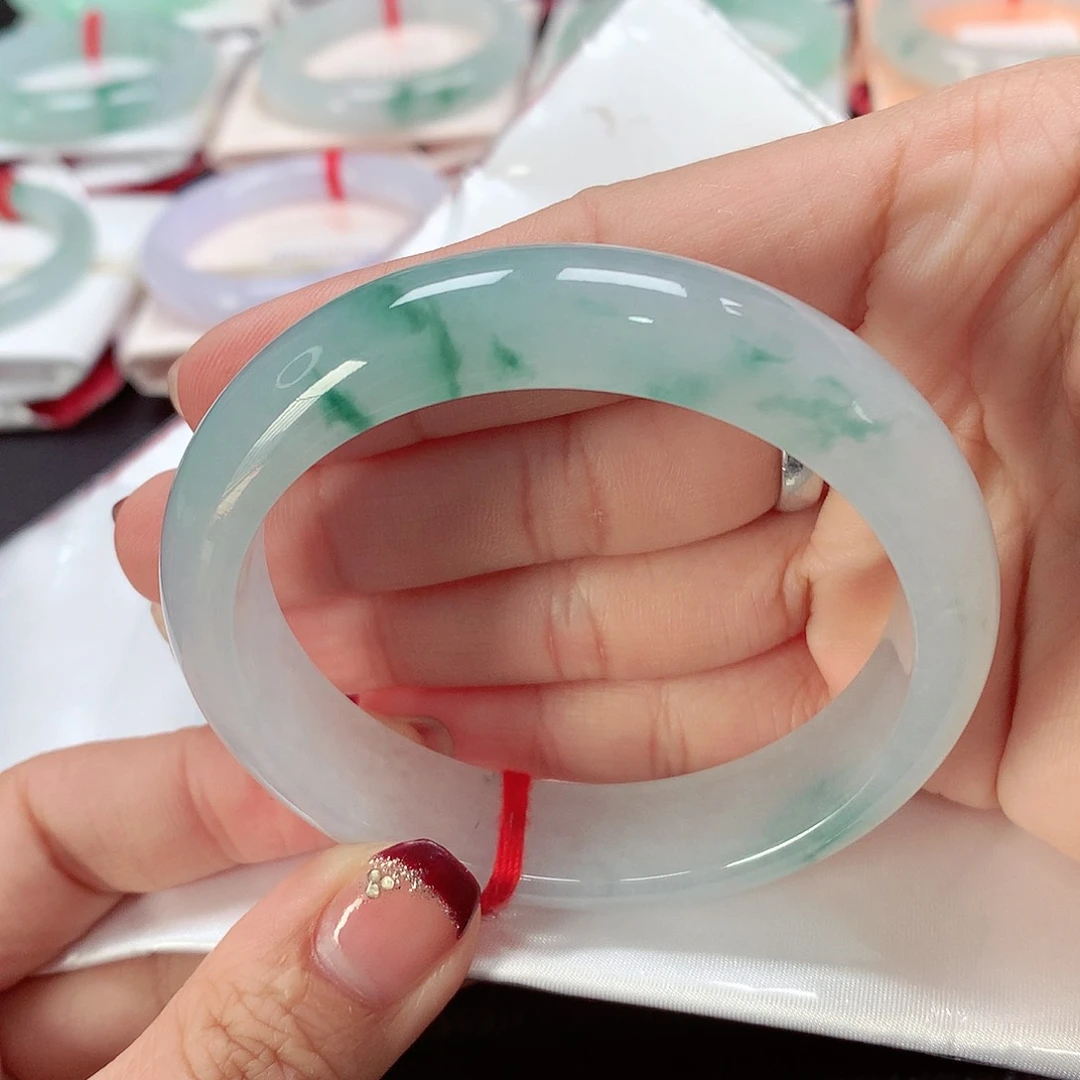 翡翠手镯未镶嵌天然A货翡翠