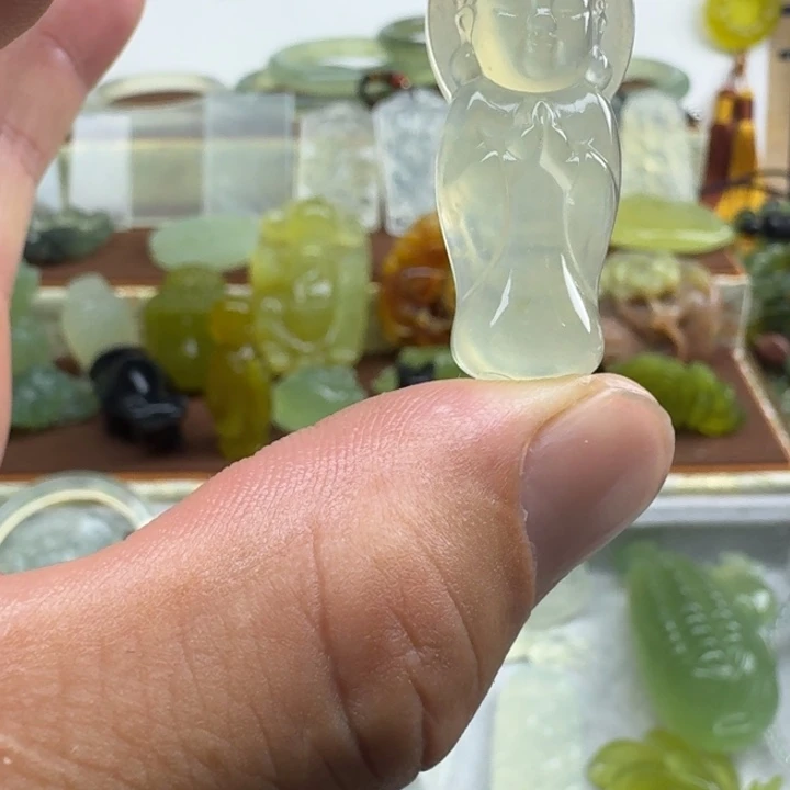 未镶嵌蛇纹石玉颈饰