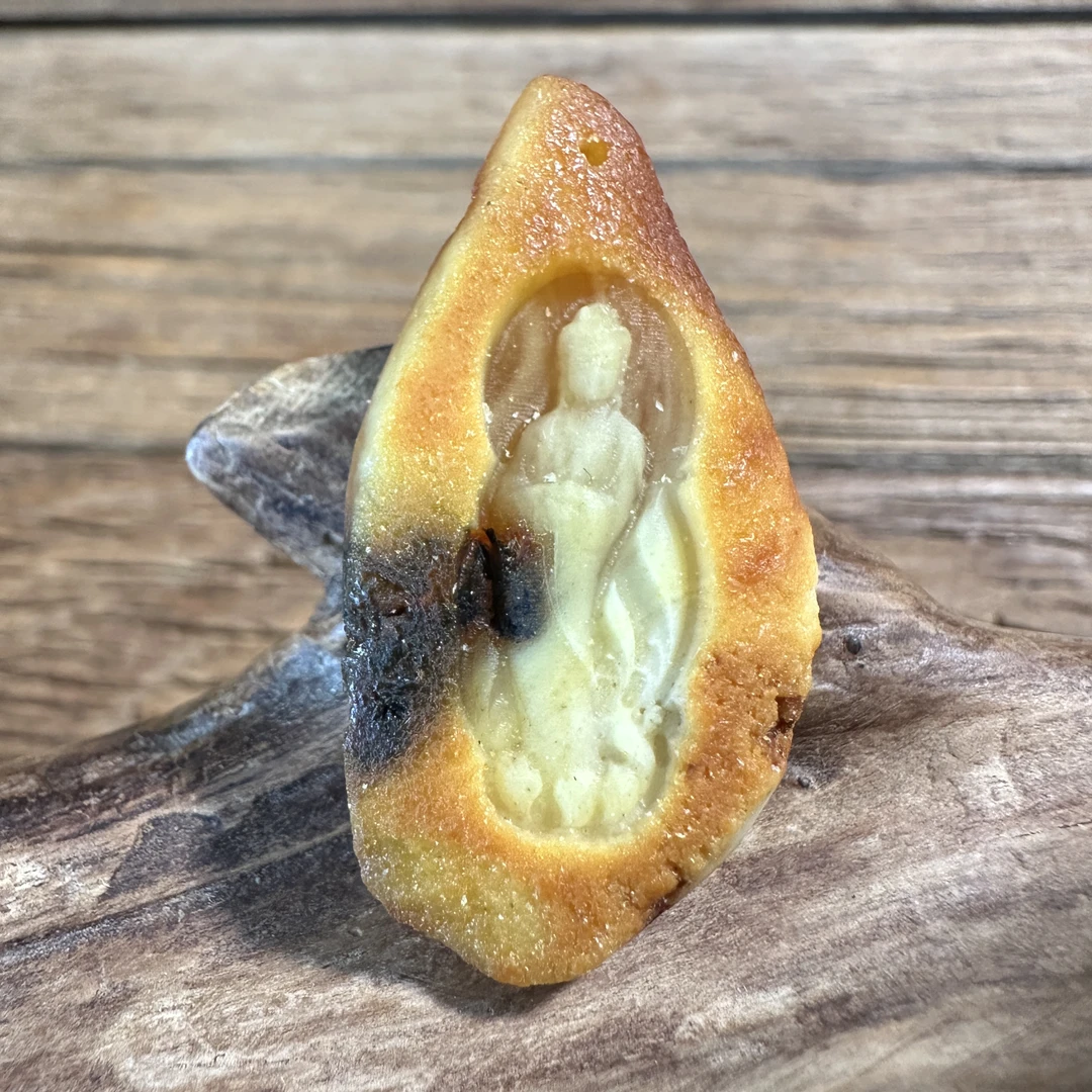 精品天然蜜蜡吊坠5d28n559p3y8j1n1