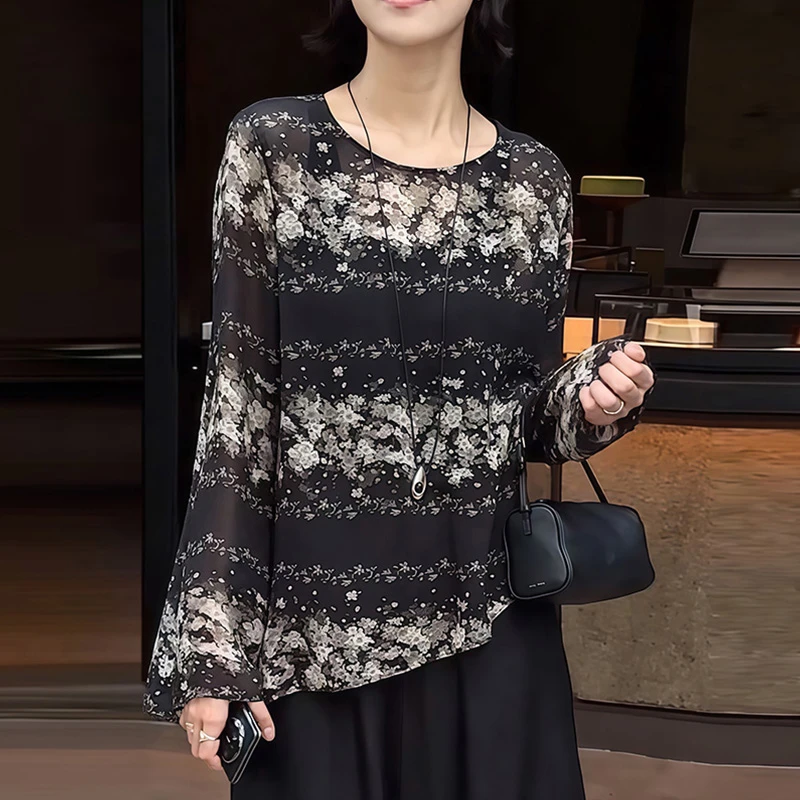 复古印花气质长袖上衣女2025秋季新款设计感独特巨好看的圆领T恤