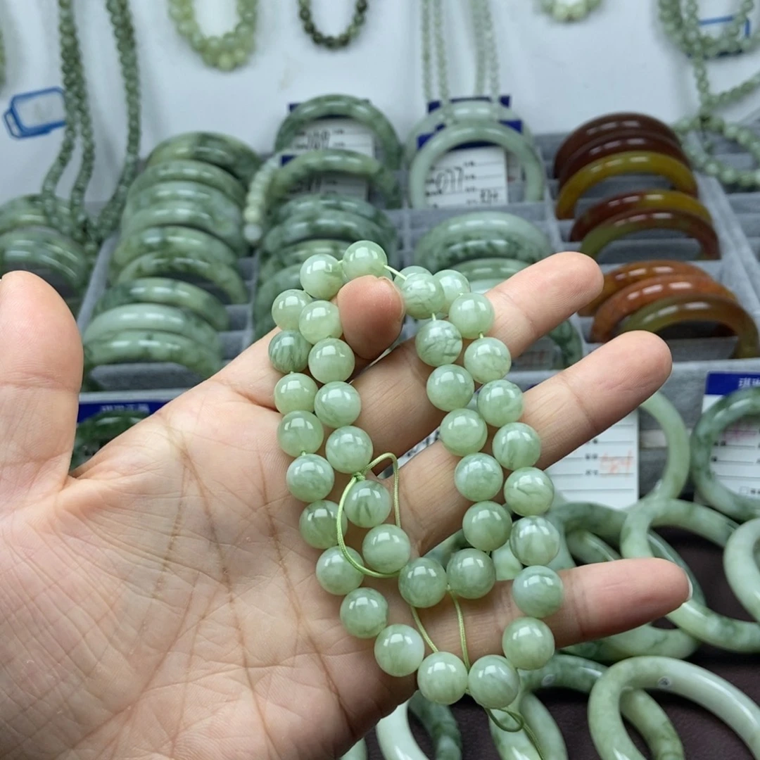 蛇纹石玉未镶嵌手镯