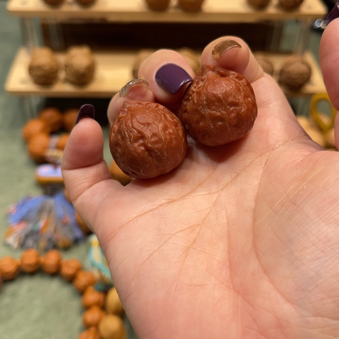 把件文玩核桃红皮小板栗