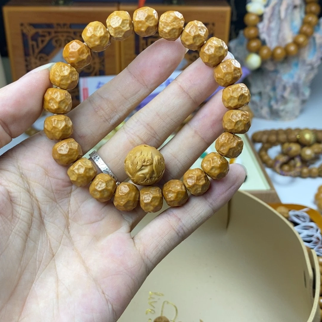 摘***星猴头核桃手串黑金➕配饰