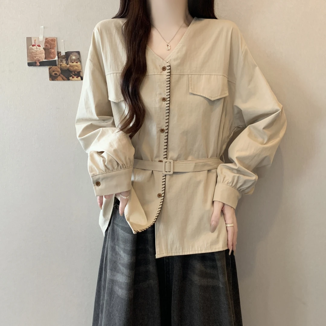 大码遮肚子设计感小众工装衬衫女春秋胖妹妹宽松显瘦V领收腰上衣