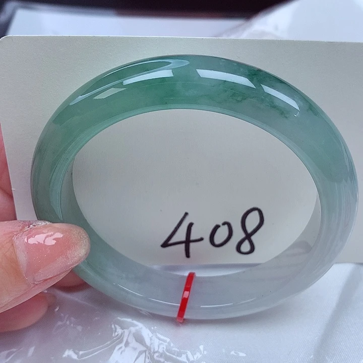 翡翠手镯未镶嵌翡翠