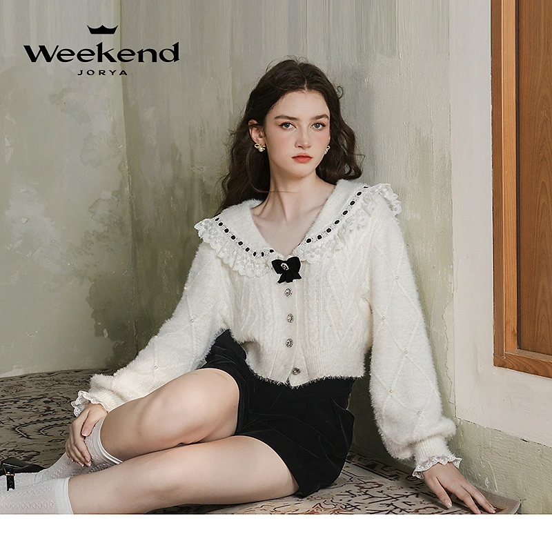 卓雅周末24冬季新款甜美娃娃领蕾丝钉珠菱格绒感毛针织衫Q260314A