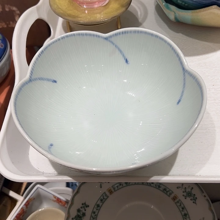 洛***洛瓷青花花瓣型钵一个超美