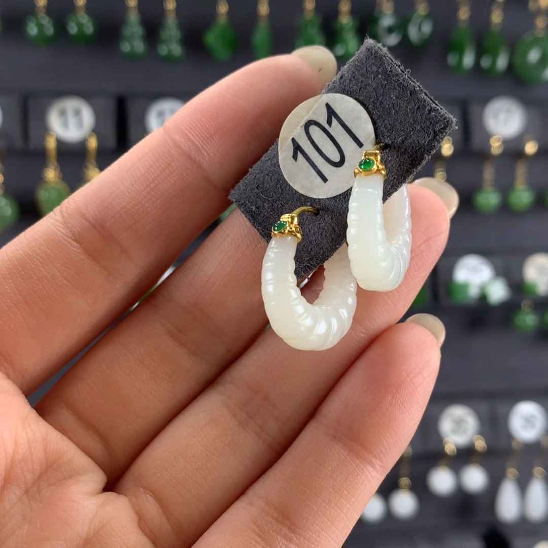 和田玉18K金镶嵌耳饰