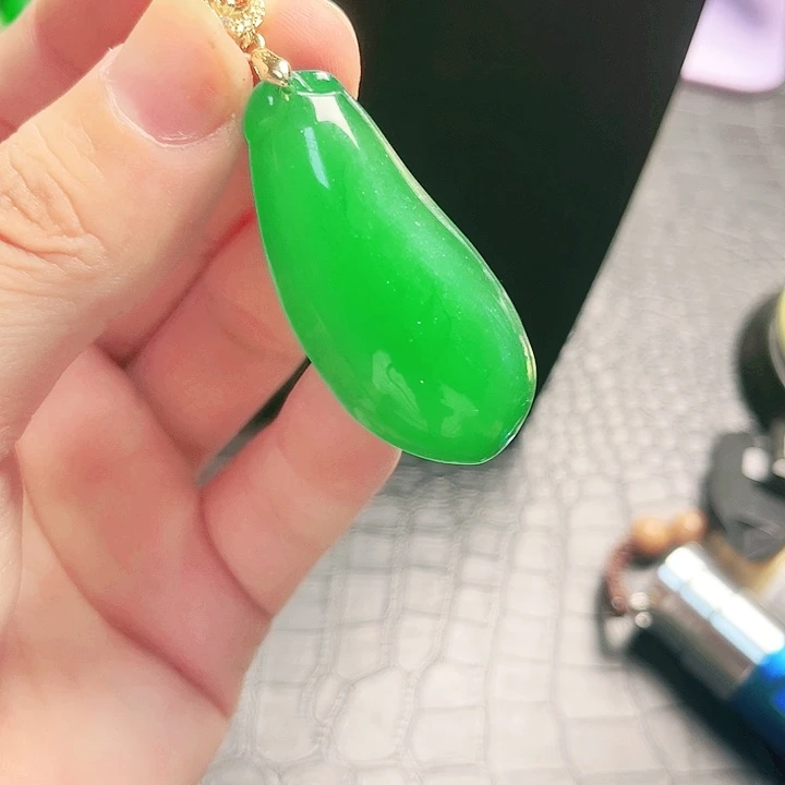 颈饰14K金镶嵌翡翠