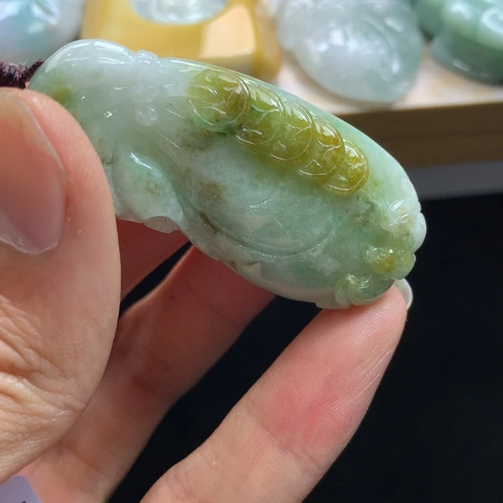 翡翠未镶嵌颈饰吊坠