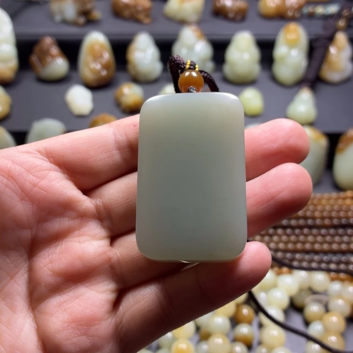 和田玉（糖玉）未镶嵌颈饰