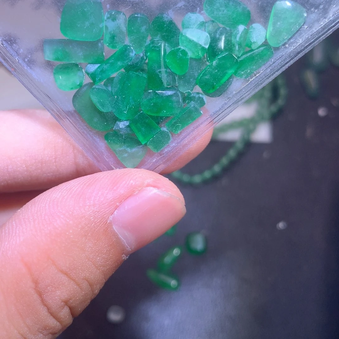 定制翡翠未镶嵌材料