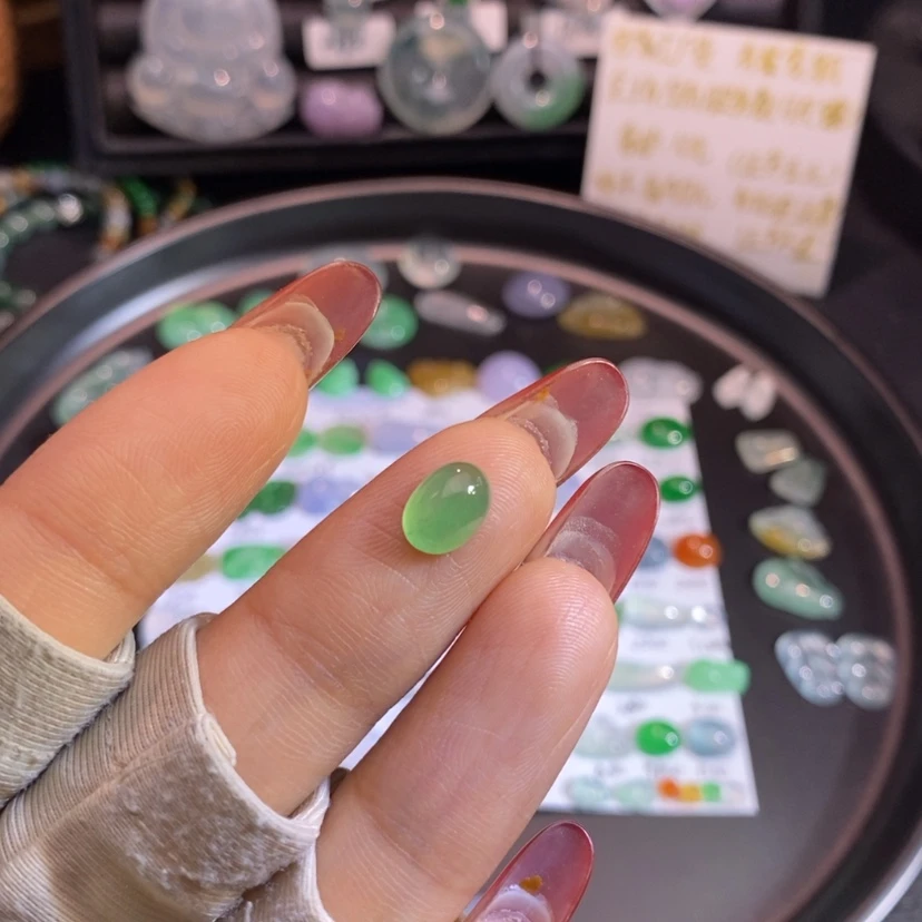 【闪购商品】翡翠挂件未镶嵌蛋面