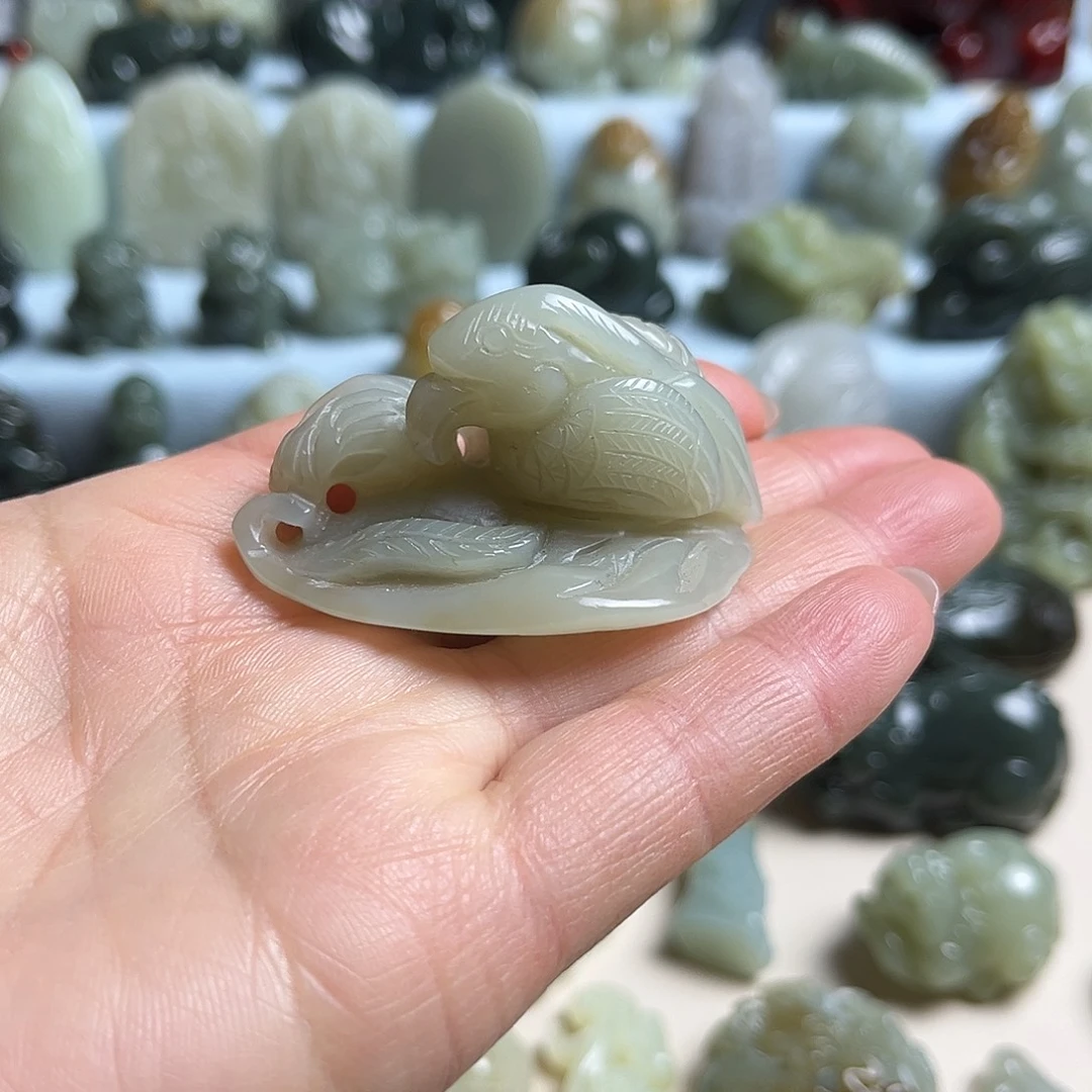 和田玉未镶嵌把件