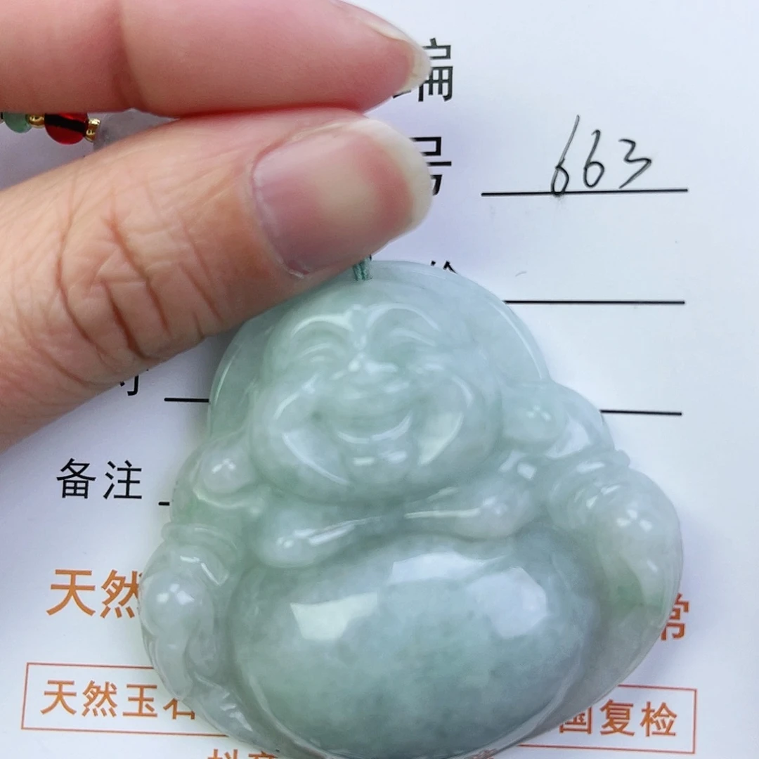 翡翠颈饰未镶嵌佛公