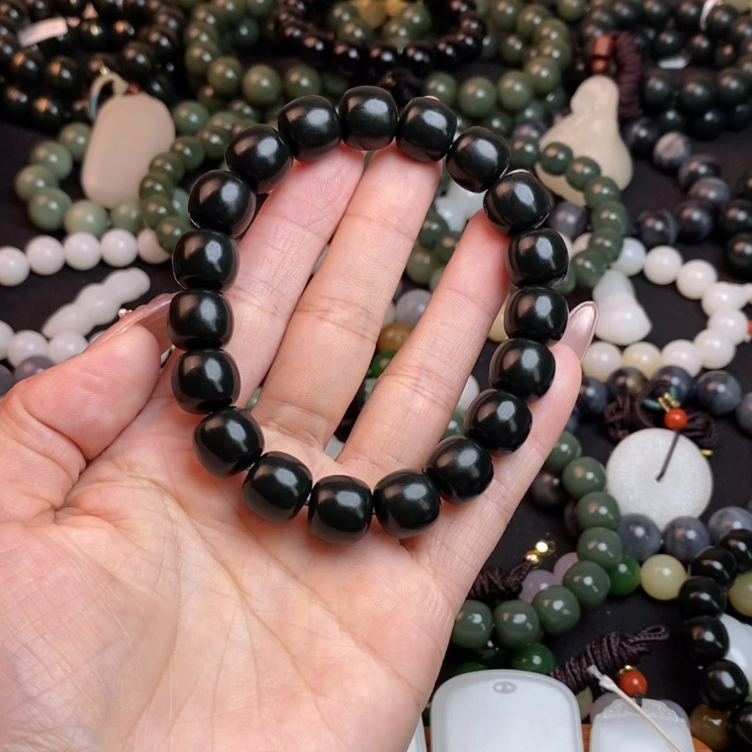 和田玉未镶嵌颈饰思**…