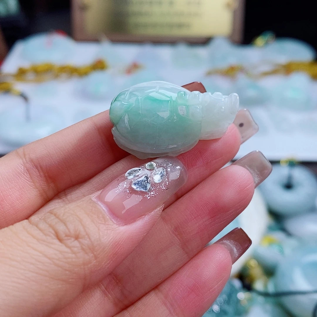 翡翠未镶嵌颈饰4740