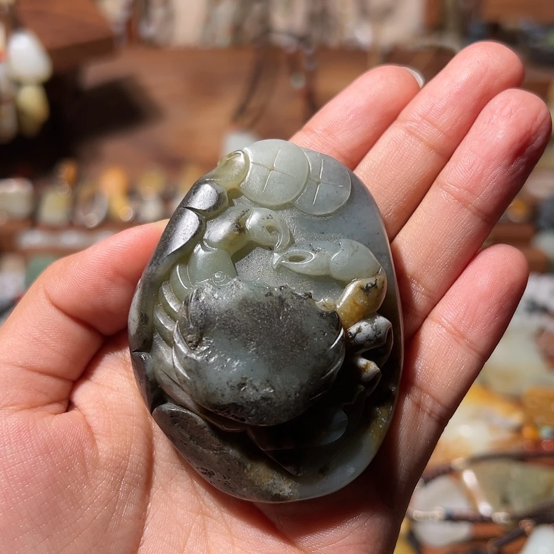 和田玉颈饰未镶嵌郭****?