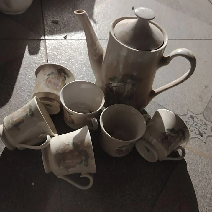 盘陶瓷盘子碗啥都有