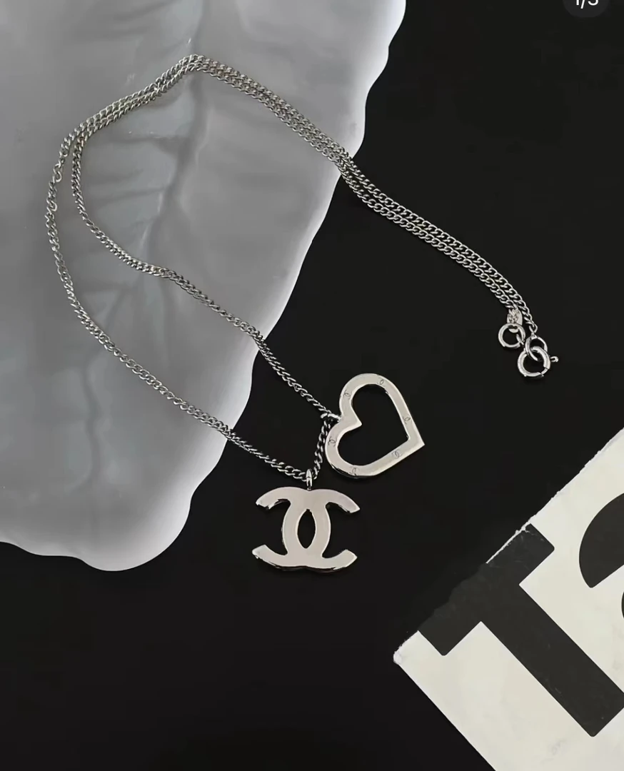 95新 Chanel/香奈儿 银色双c爱心项链 18164895