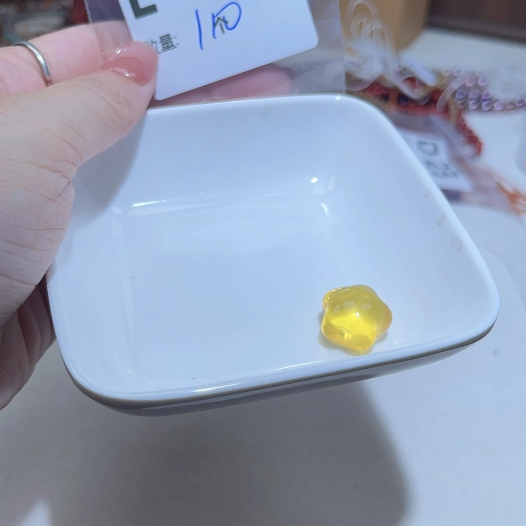 蒙***贝蜜蜡未镶嵌珠宝奇石E22。