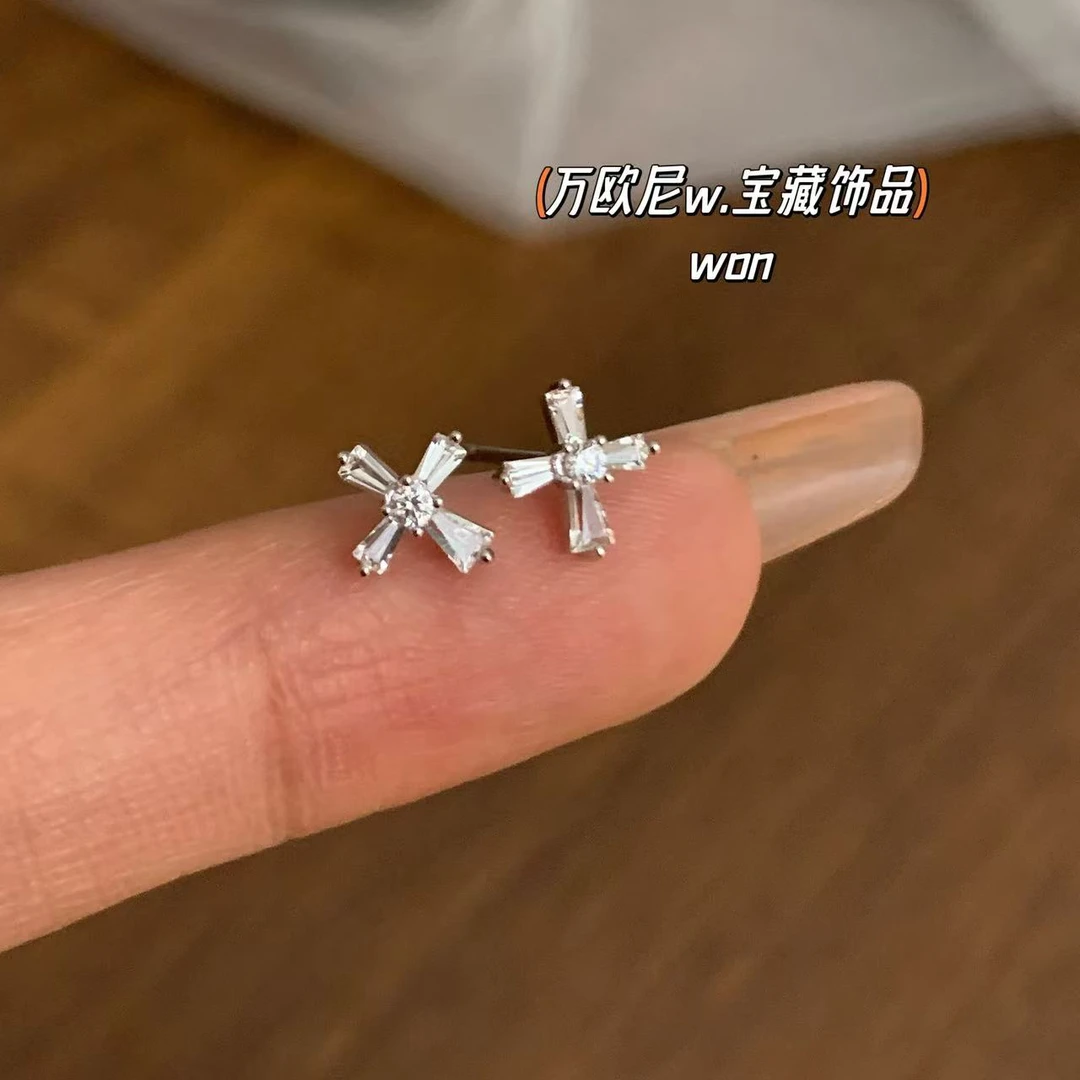 925银合成锆石耳饰 CHANGE x 迷你小十字耳饰 简约小巧百搭 E040