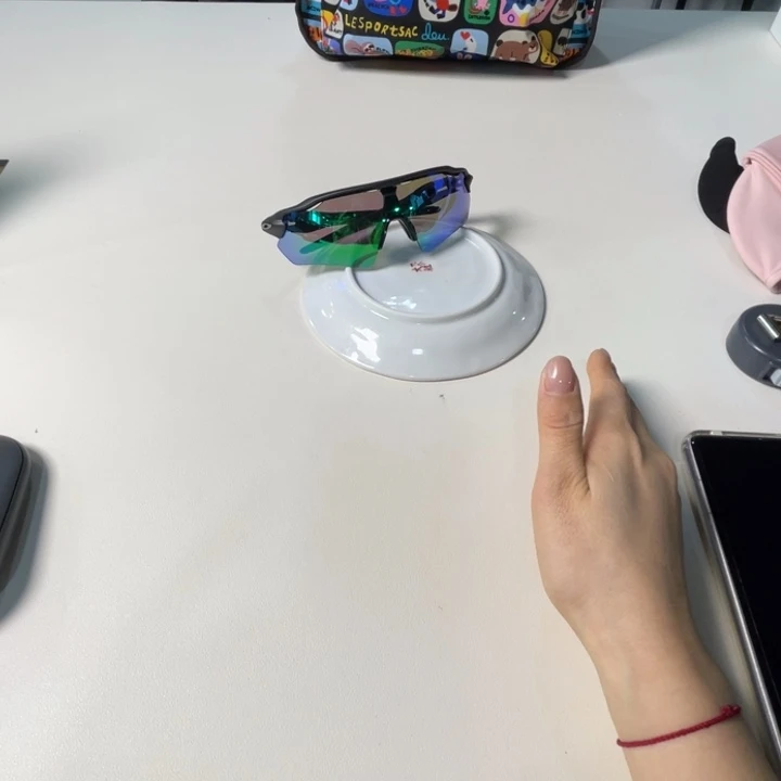 瓷片9208绿色。。。。。。。。。。。。。。我也