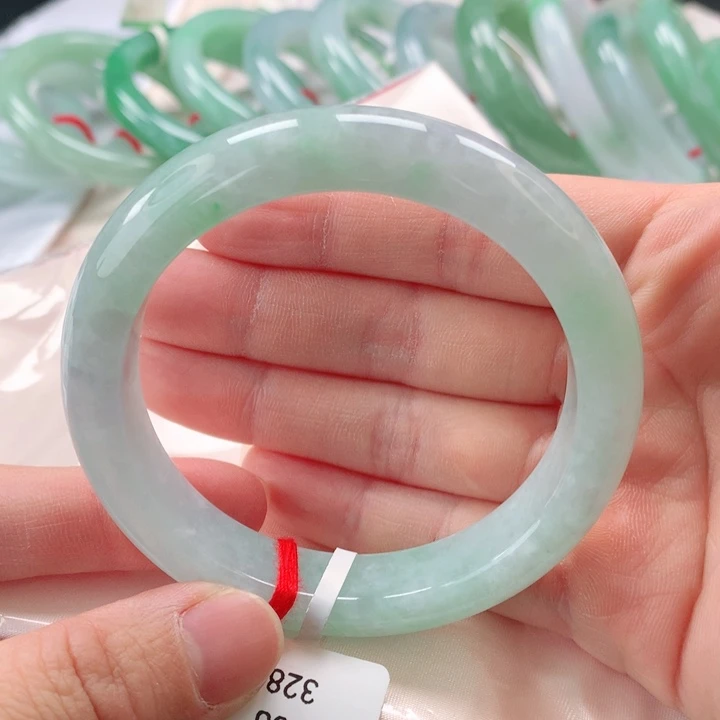 翡翠手镯未镶嵌缅甸A货翡翠手镯