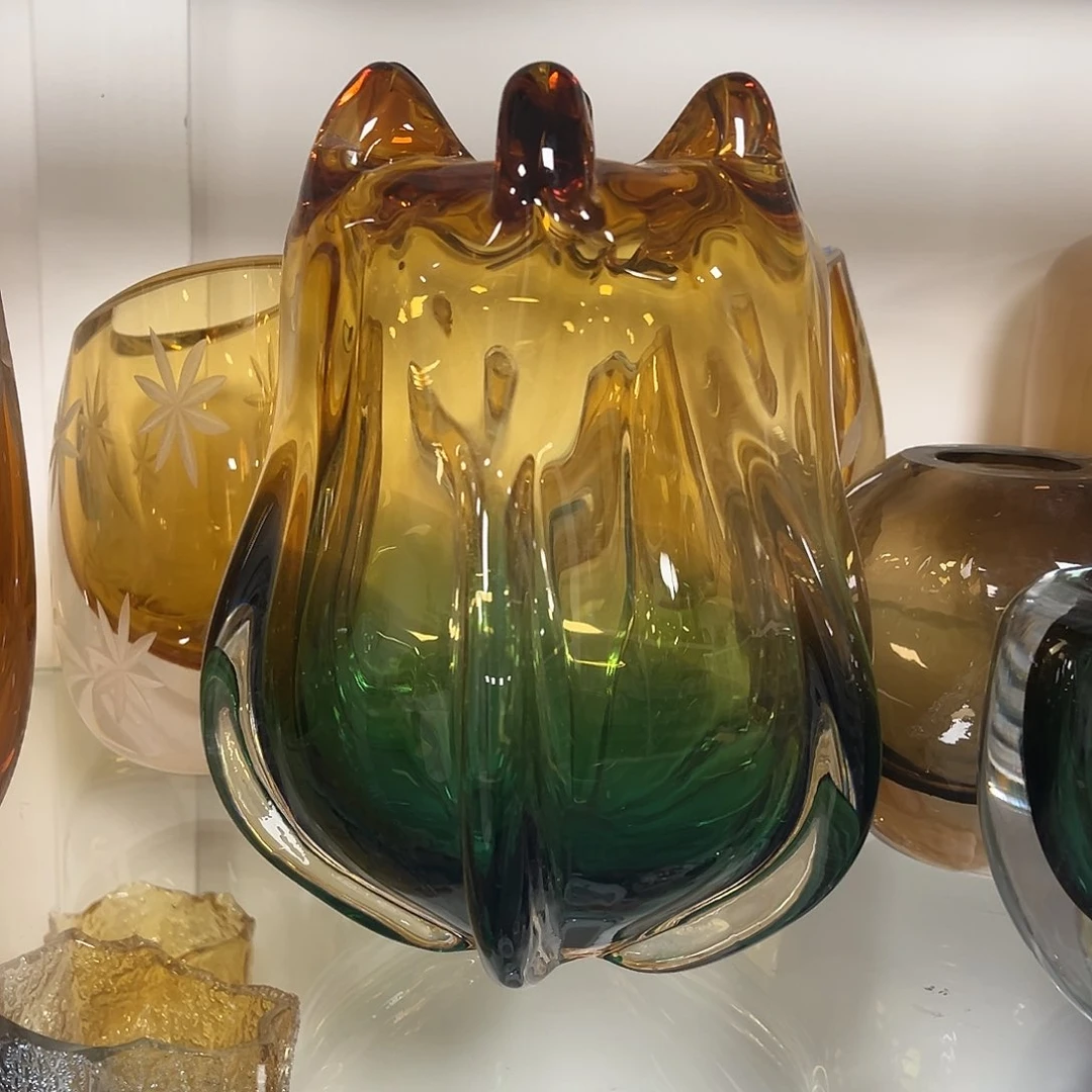 琉璃高24琥珀墨绿琉璃花器
