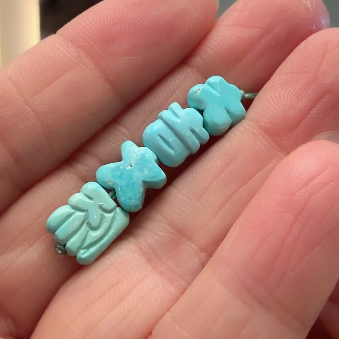 绿松石未镶嵌颈饰