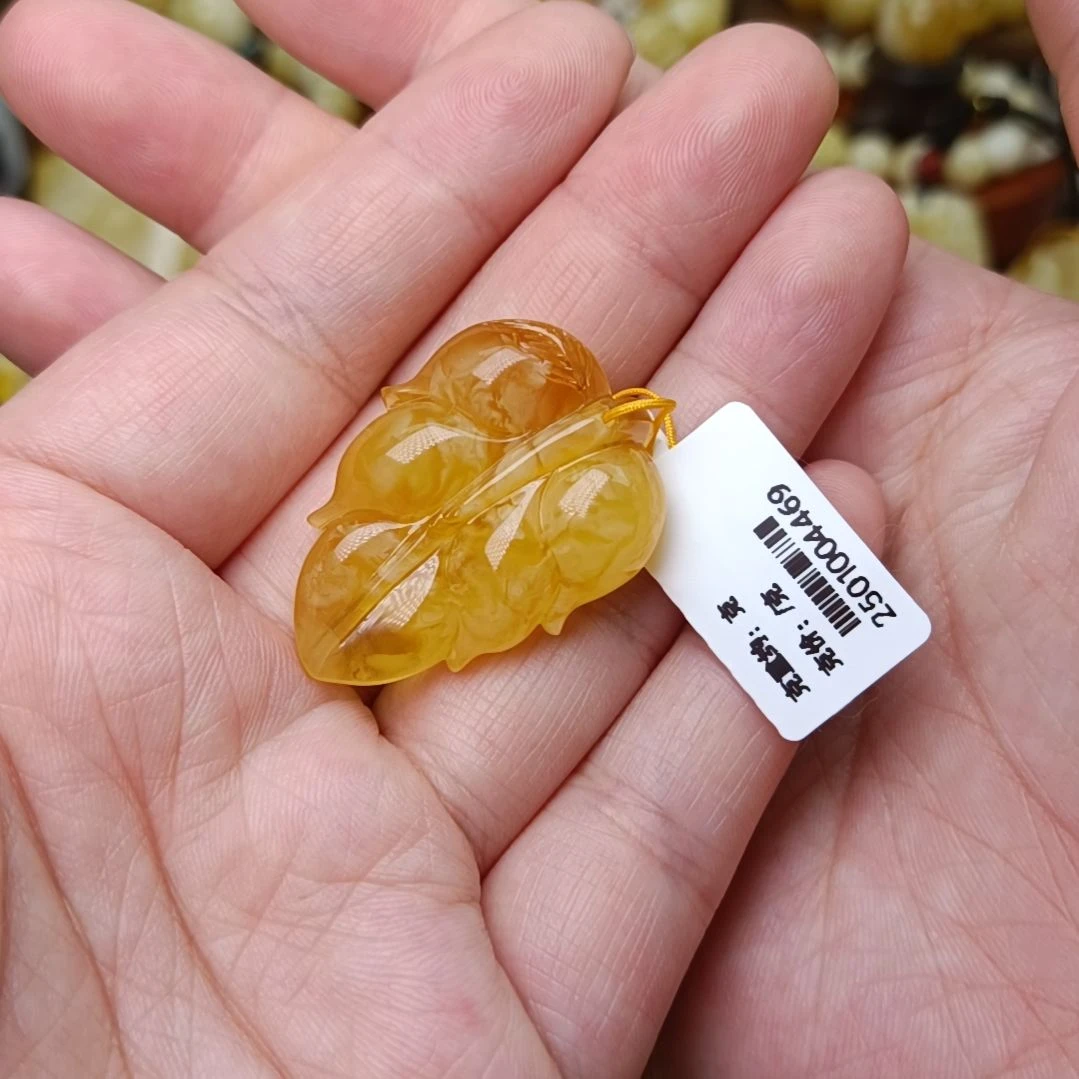 蜜蜡裸石未镶嵌大业有成