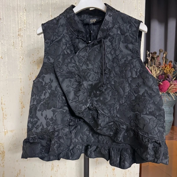 1865篱君秋冬新款新中式网红盘扣马甲时尚国风设计感显瘦马甲外套