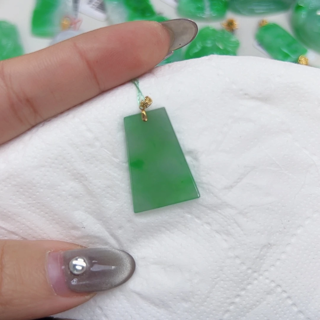 翡翠颈饰18K金镶嵌天然Ａ货翡翠