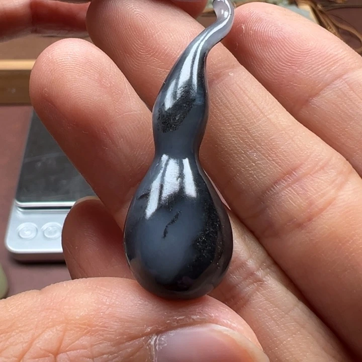 和田玉未镶嵌颈饰葫芦