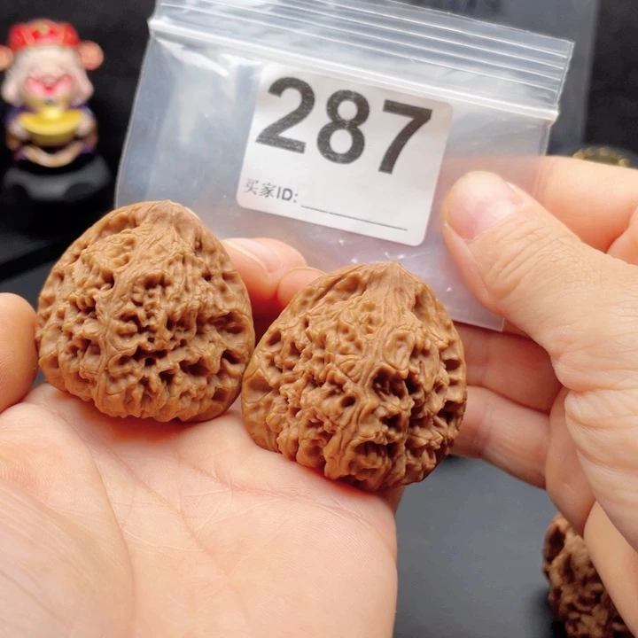 把件文玩核桃南疆三角39 38 38嗑尖黄尖