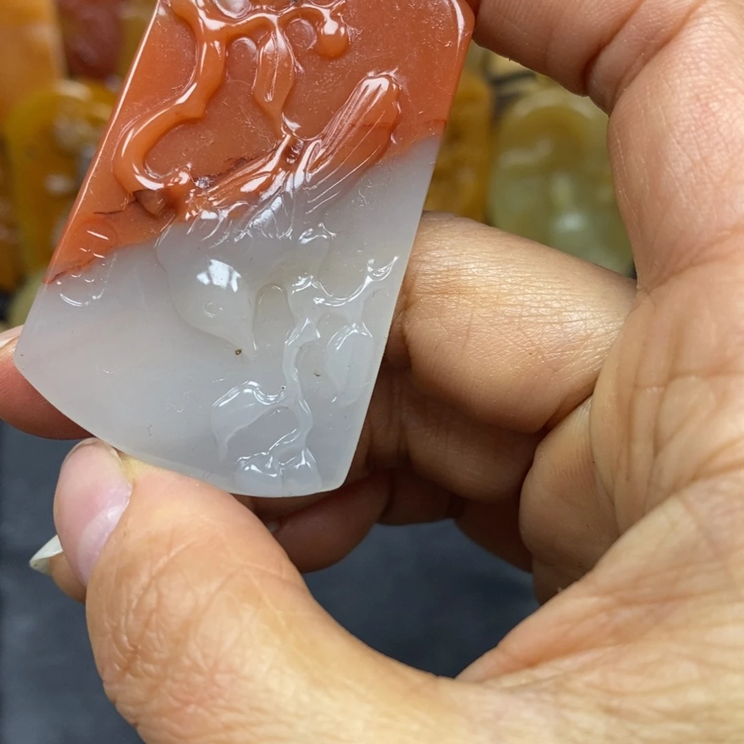 石英质玉（黄龙玉）颈饰未镶嵌