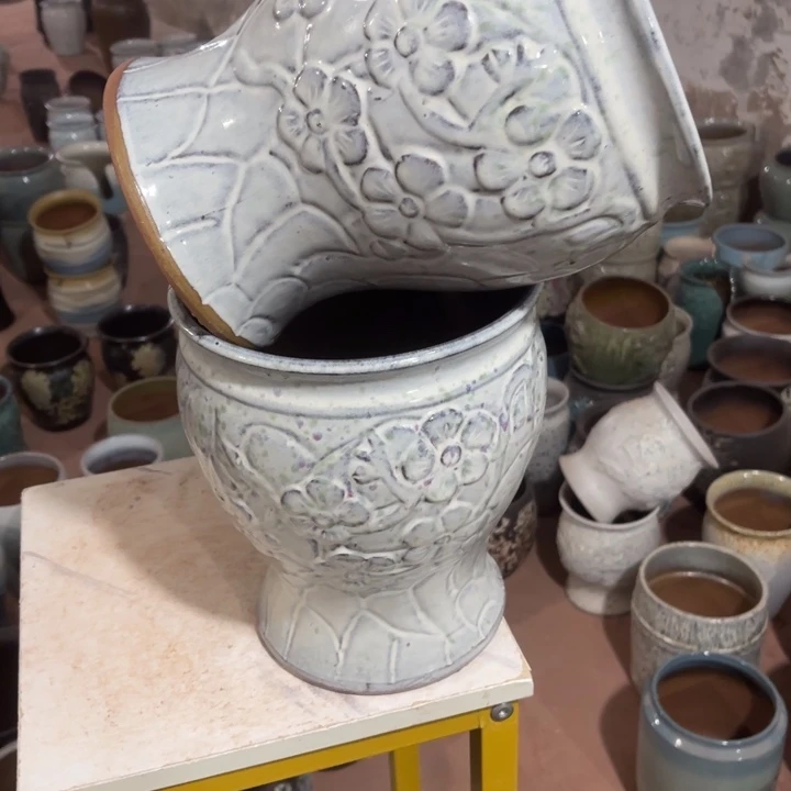 花盆紫砂口径20高度24两只小瑕疵