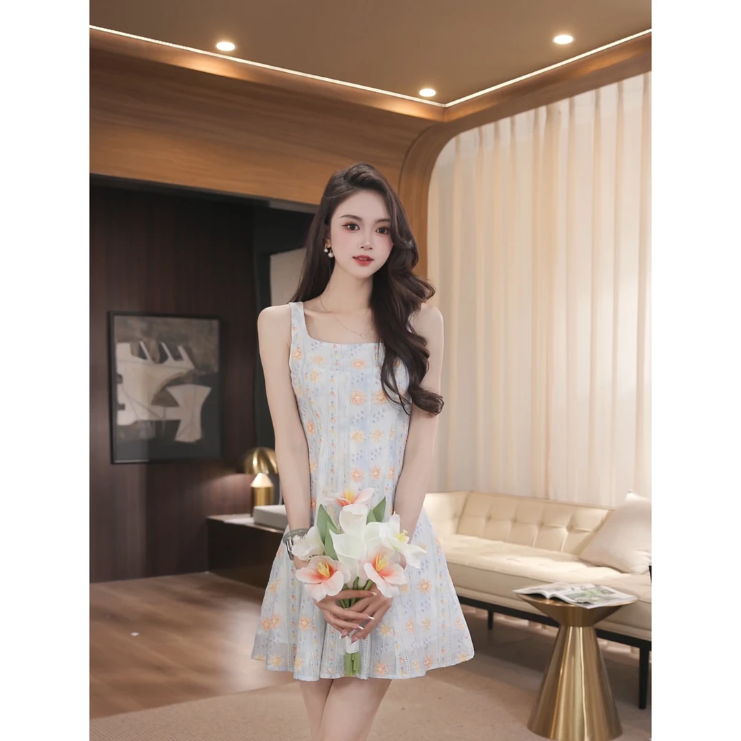 薇宝儿佳佳-【花郁盛夏】夏日新款时尚百搭显瘦碎花吊带连衣裙女装