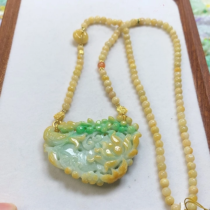 翡翠颈饰未镶嵌吊坠