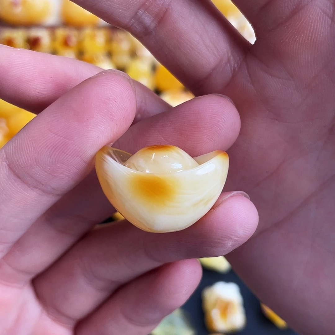 琥珀未镶嵌珠宝奇石