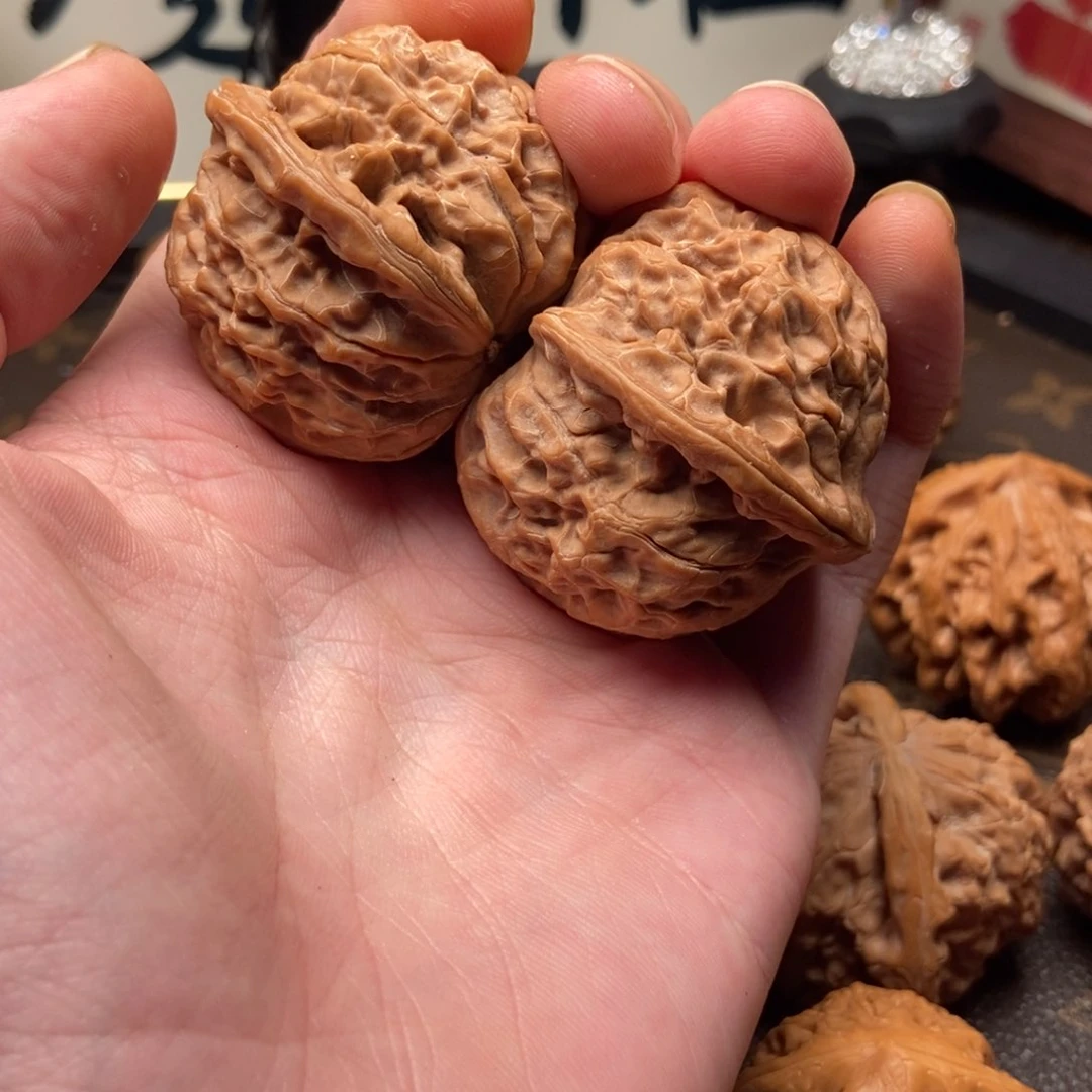 一***子文玩核桃吊坠金麒麟